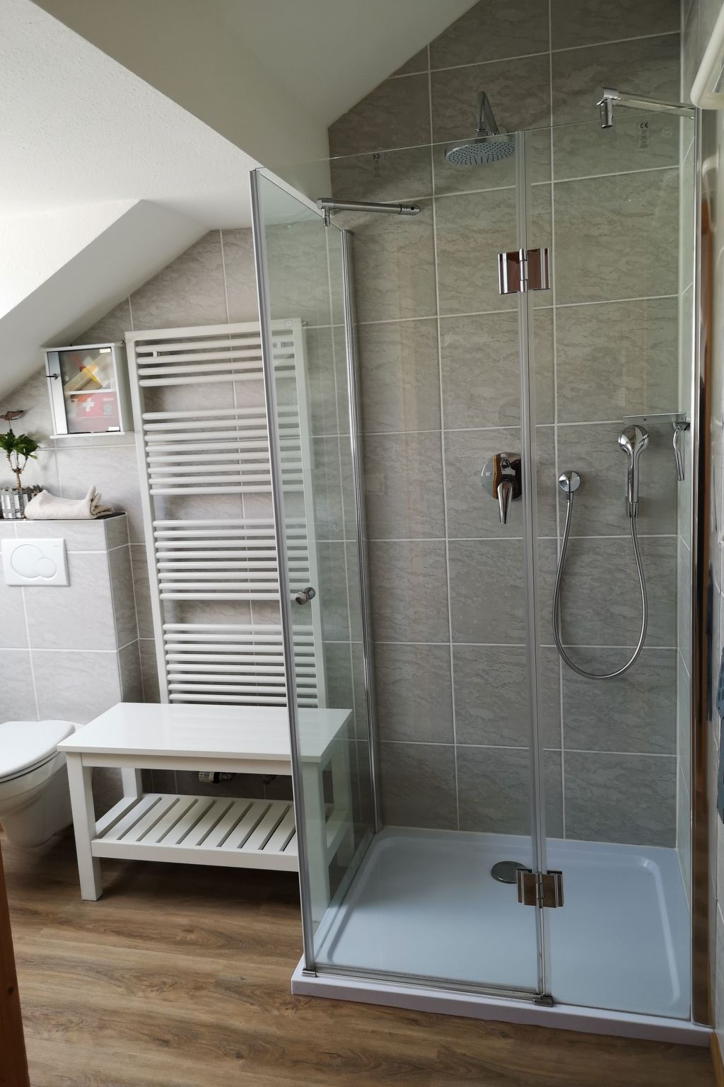 Haus Maria Hochschwarzwald, Garten umzäunt, Waldrand, Hunde willkommen-Binnen