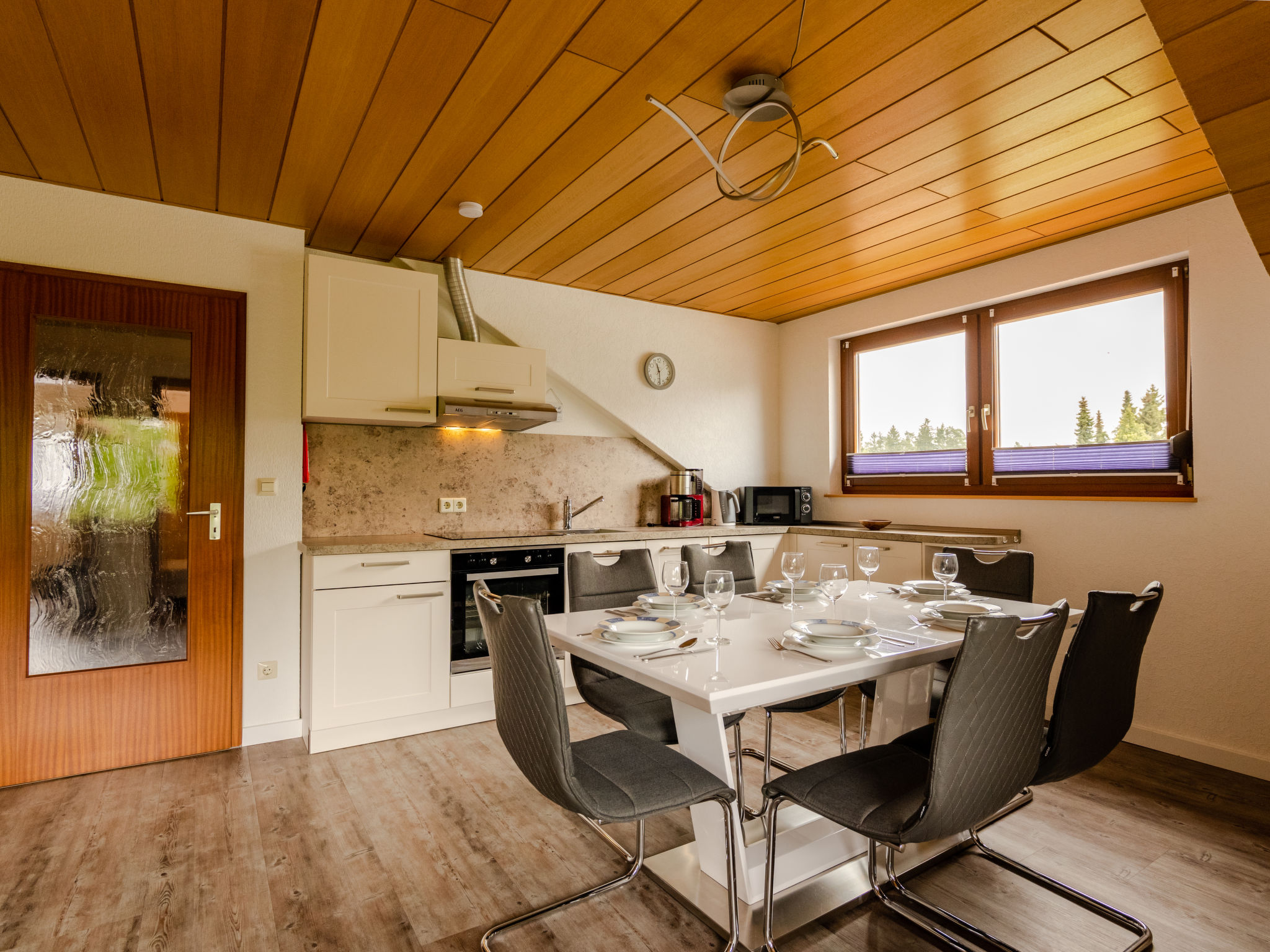 Maison Quelle – Cuisine et coin repas, photo 22 sur 54