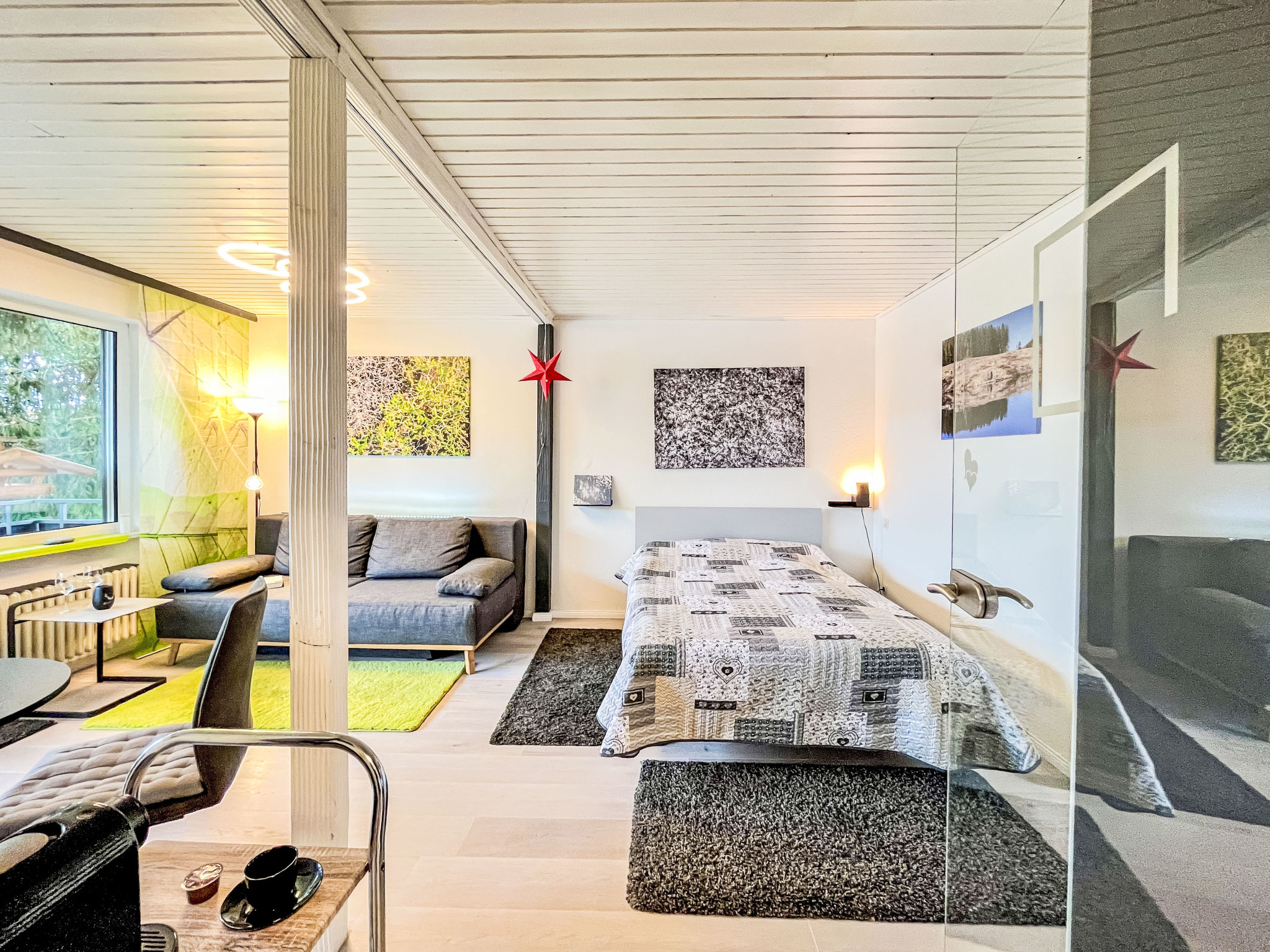 Sonnige Aussichten-Inside