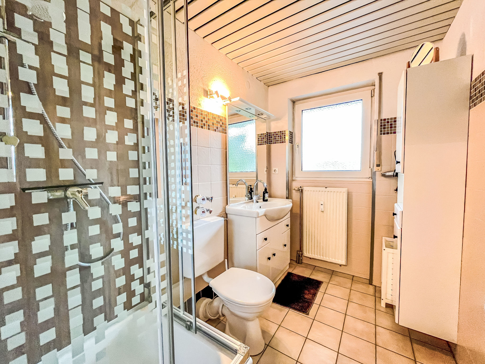 Sonnige Aussichten-Inside