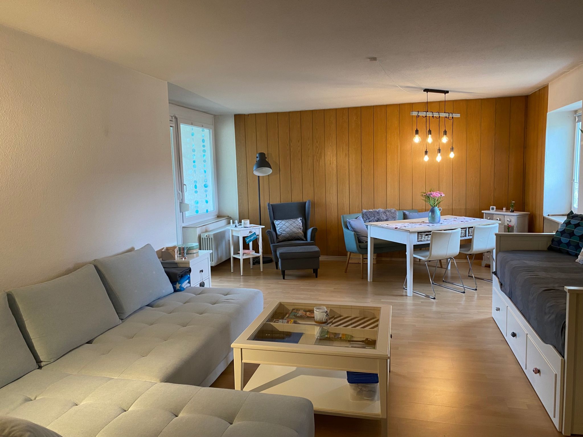 Discover the magic of the Upper Black Forest with a stay in our cosy flat, which is located at an altitude of approx. 1,000 m on the tip of a peninsula on Lake Schluchsee. Enjoy the proximity to the c..