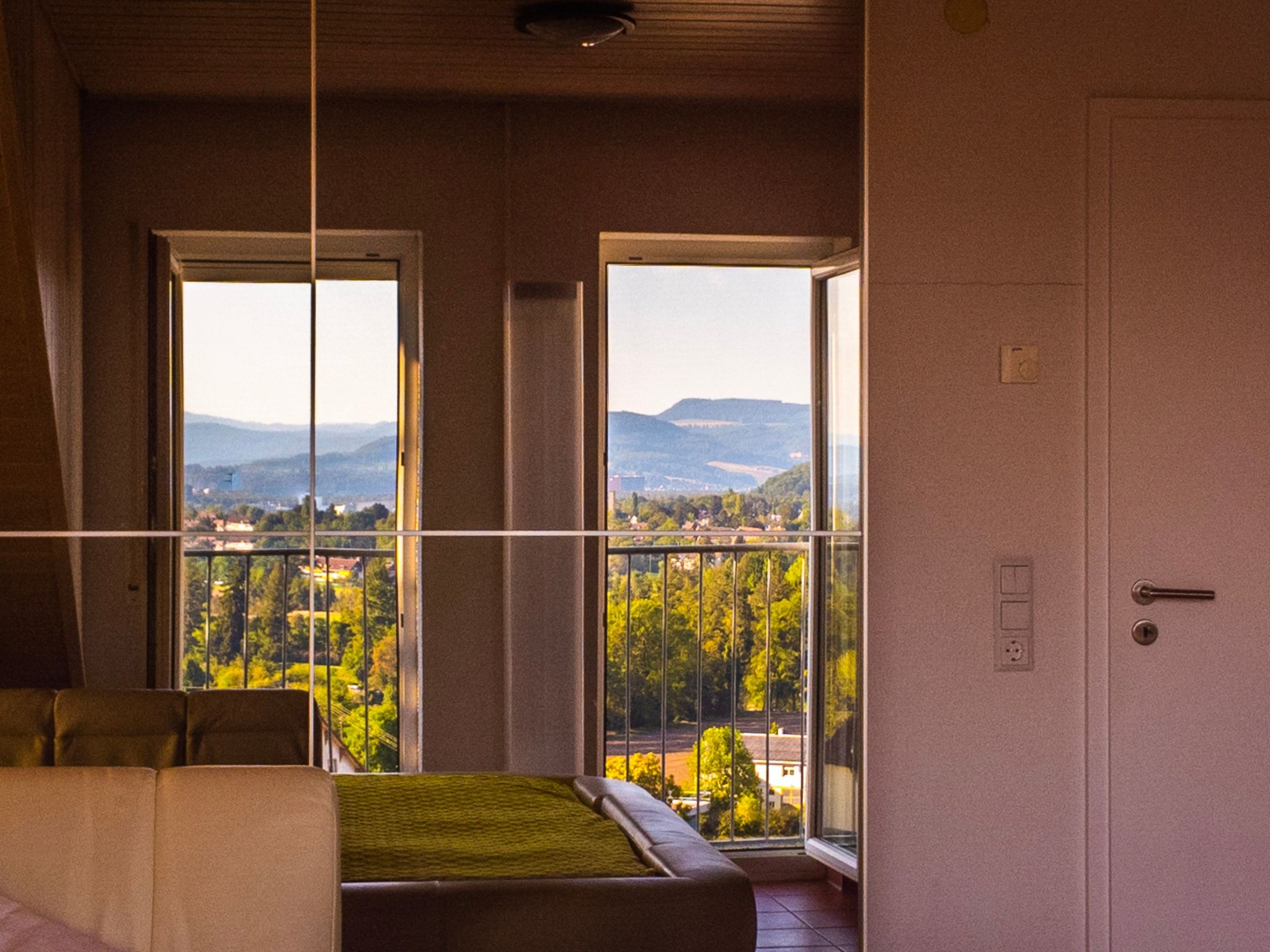 Panoramahaus & Pool-Inside