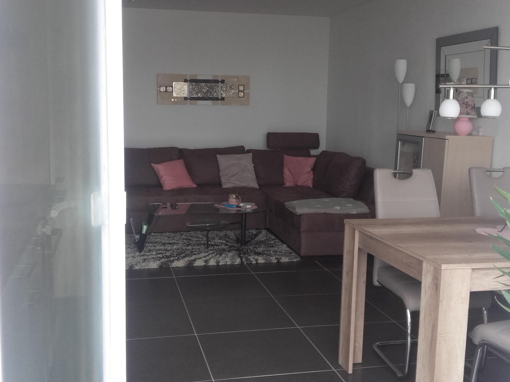 Wohnung mit großer Gartenterrasse und Ausblick-Drinnen