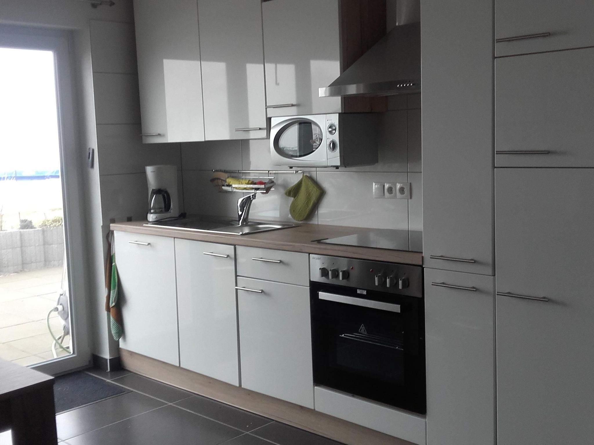 Wohnung mit großer Gartenterrasse und Ausblick-Drinnen