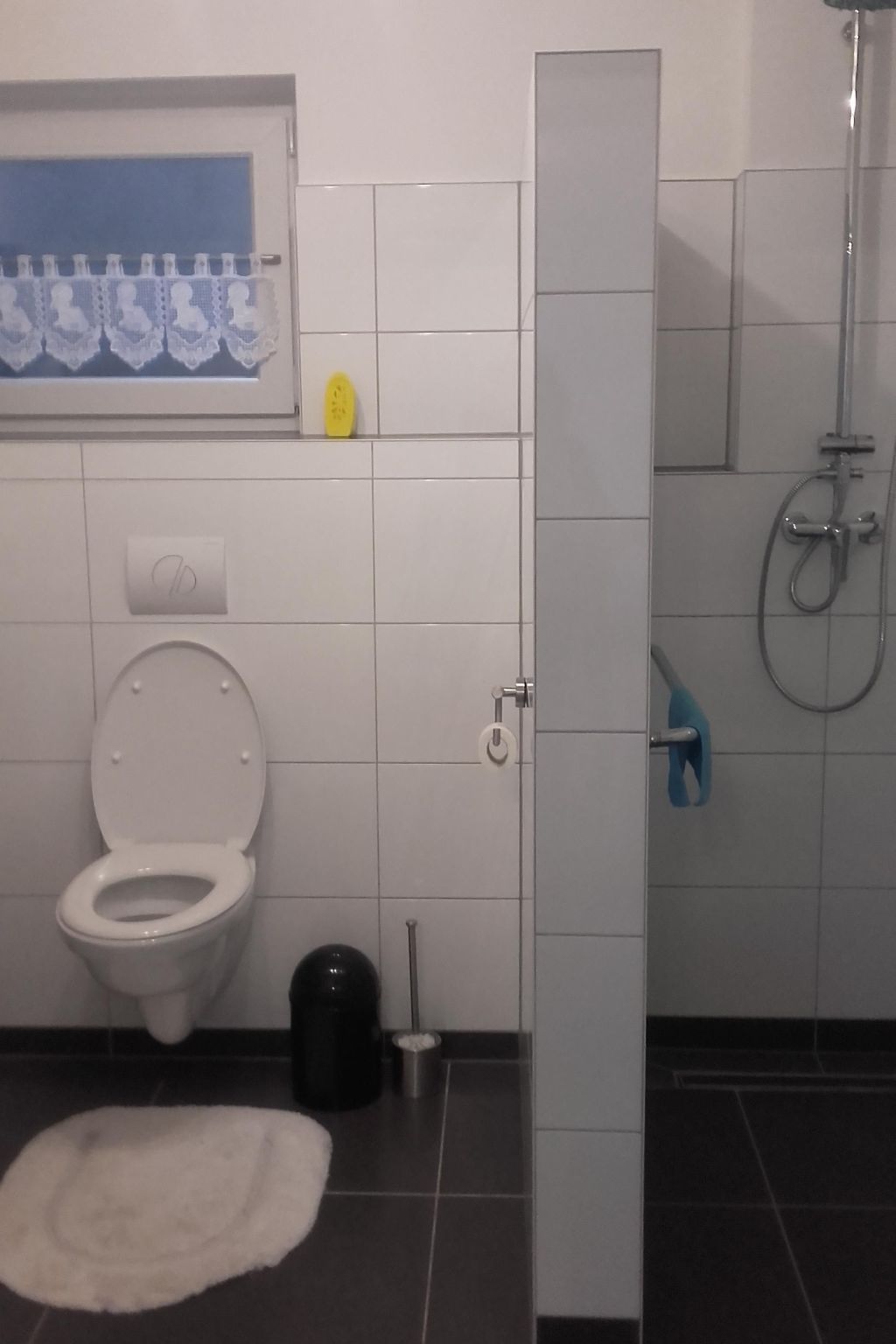 Wohnung mit großer Gartenterrasse und Ausblick-Drinnen