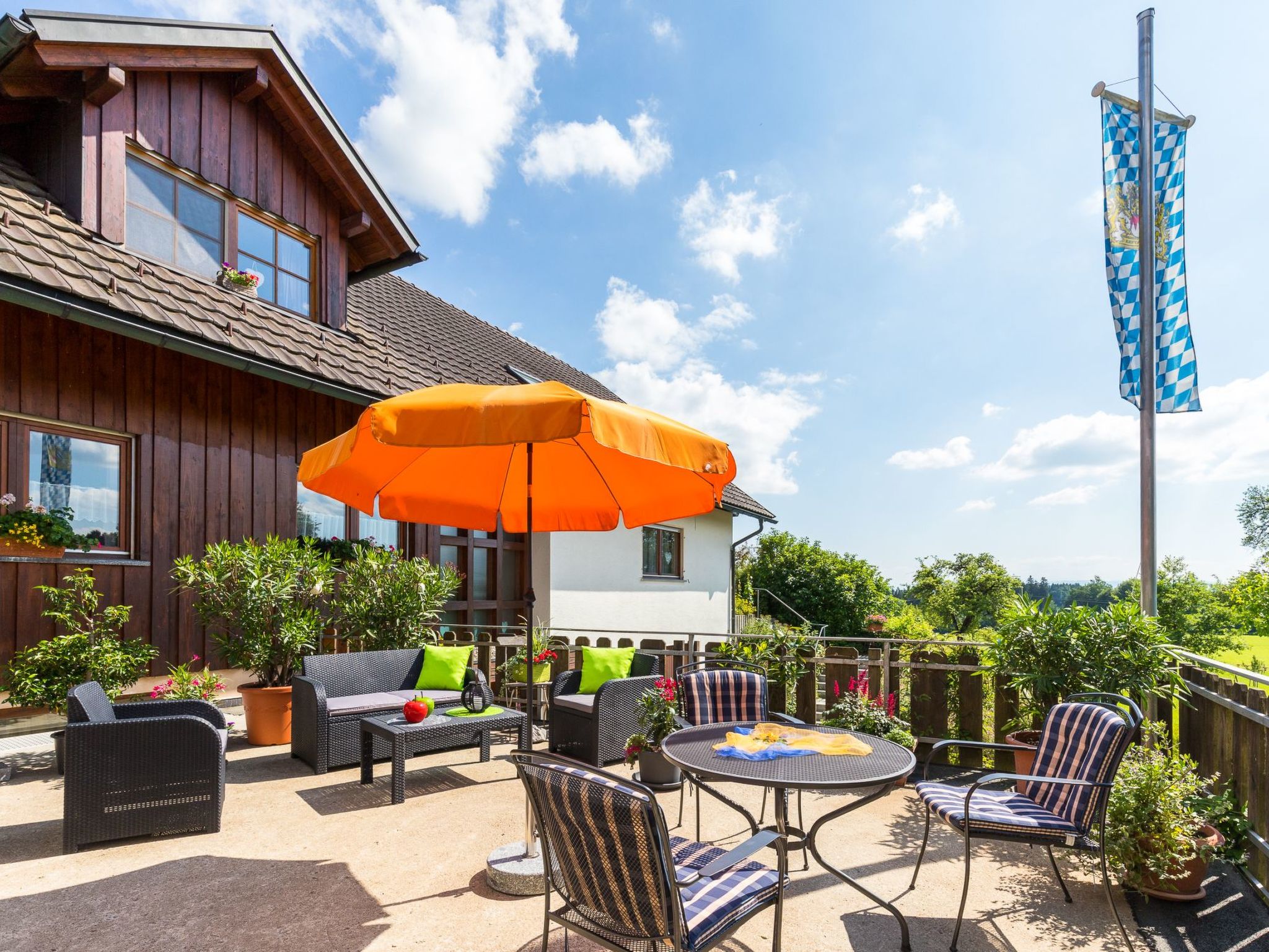 Holidays and relaxation in the middle of nature ... Our quiet house, about 1.5 km from the centre of Hergensweiler, is situated on a hill above the Leiblachtal valley in the middle of a large orchard ..