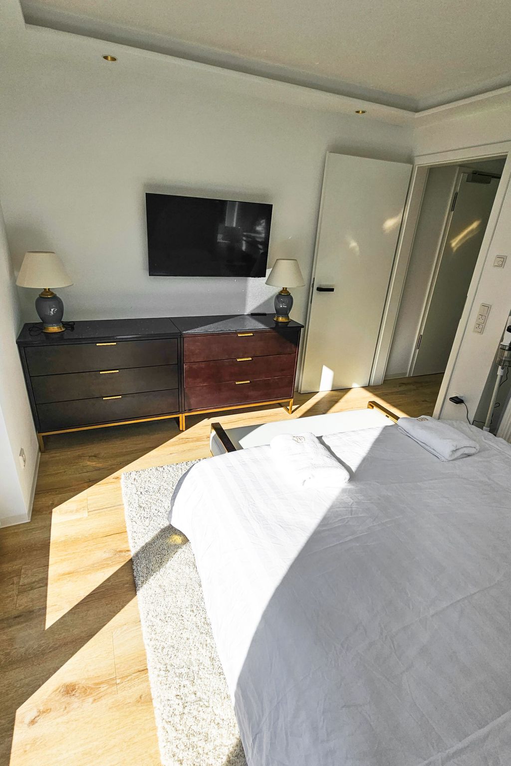 Luxus Neubau 65m2 City Wohnung - r
