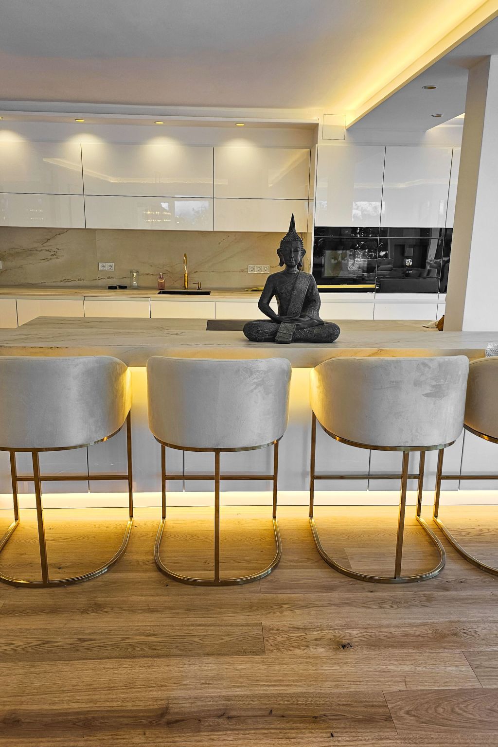 Luxurious large Home, Pool , Garden , Koi Pond-Image-tags.info