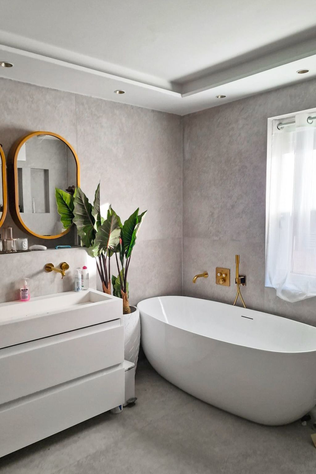 Luxurious large Home, Pool , Garden , Koi Pond-Image-tags.info