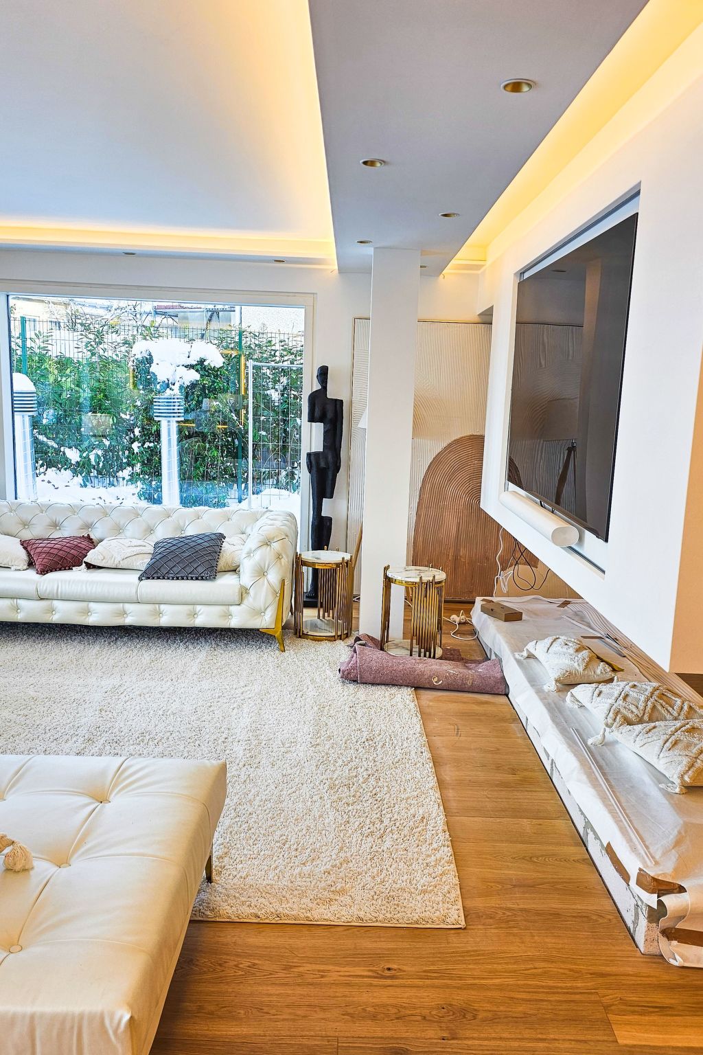 Luxurious large Home, Pool , Garden , Koi Pond-Image-tags.info