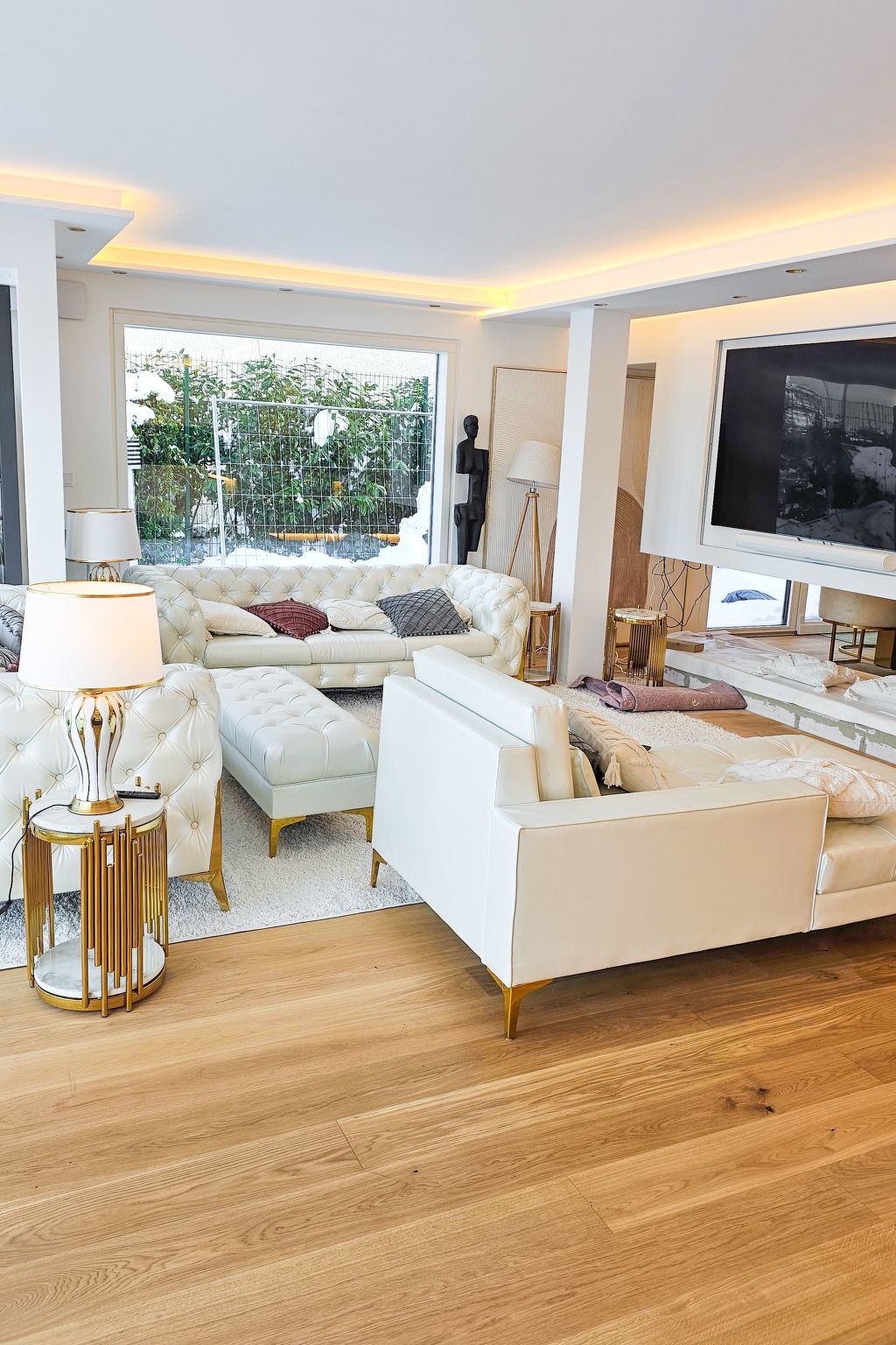 Luxurious large Home, Pool , Garden , Koi Pond-Image-tags.info