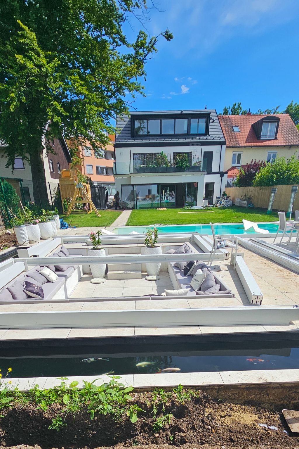 Luxurious large Home, Pool , Garden , Koi Pond-Image-tags.info