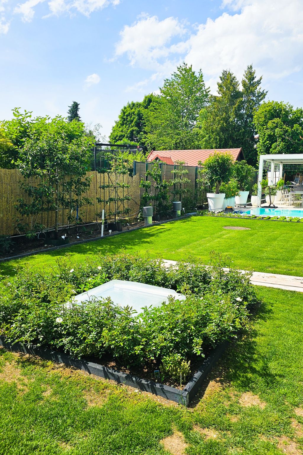 Luxurious large Home, Pool , Garden , Koi Pond-Image-tags.info