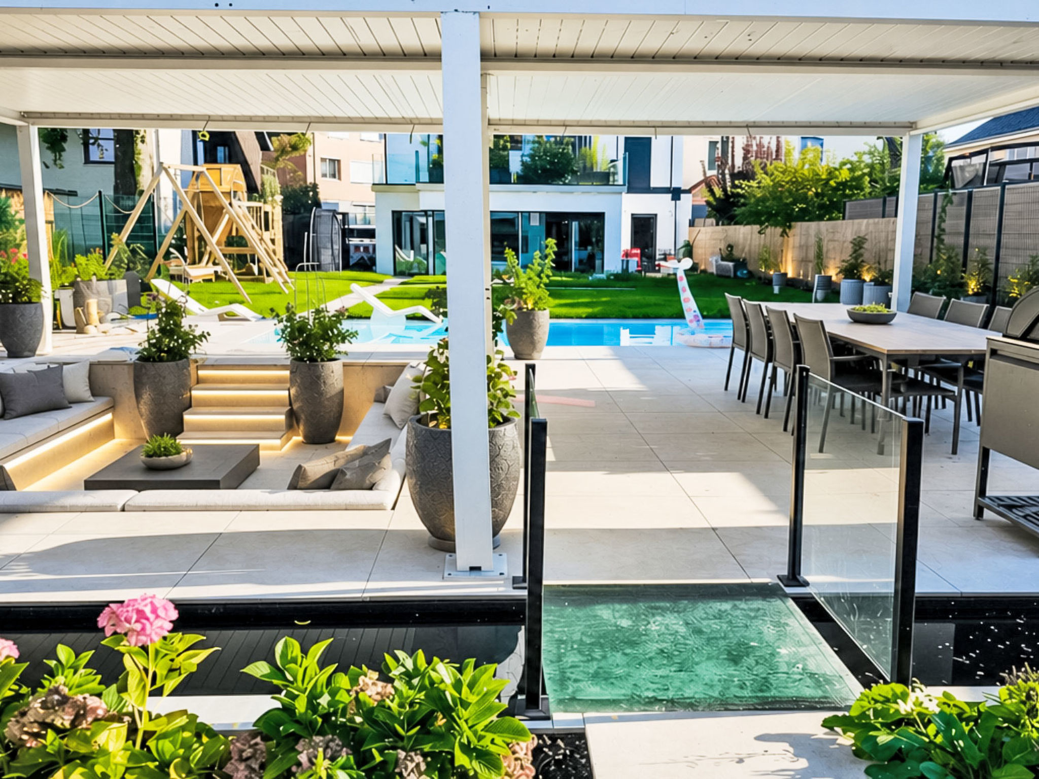 Luxurious large Home, Pool , Garden , Koi Pond — Terrace (4 of 40)