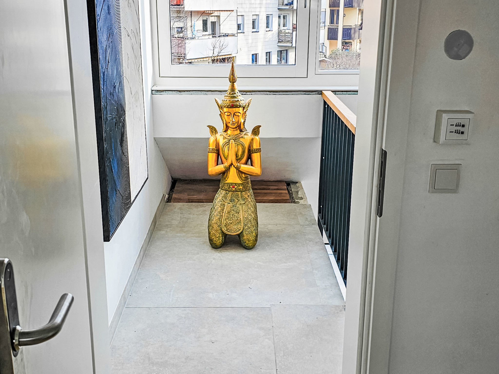 Luxus 80m² Dachgeschoss City Wohnung - Drinnen