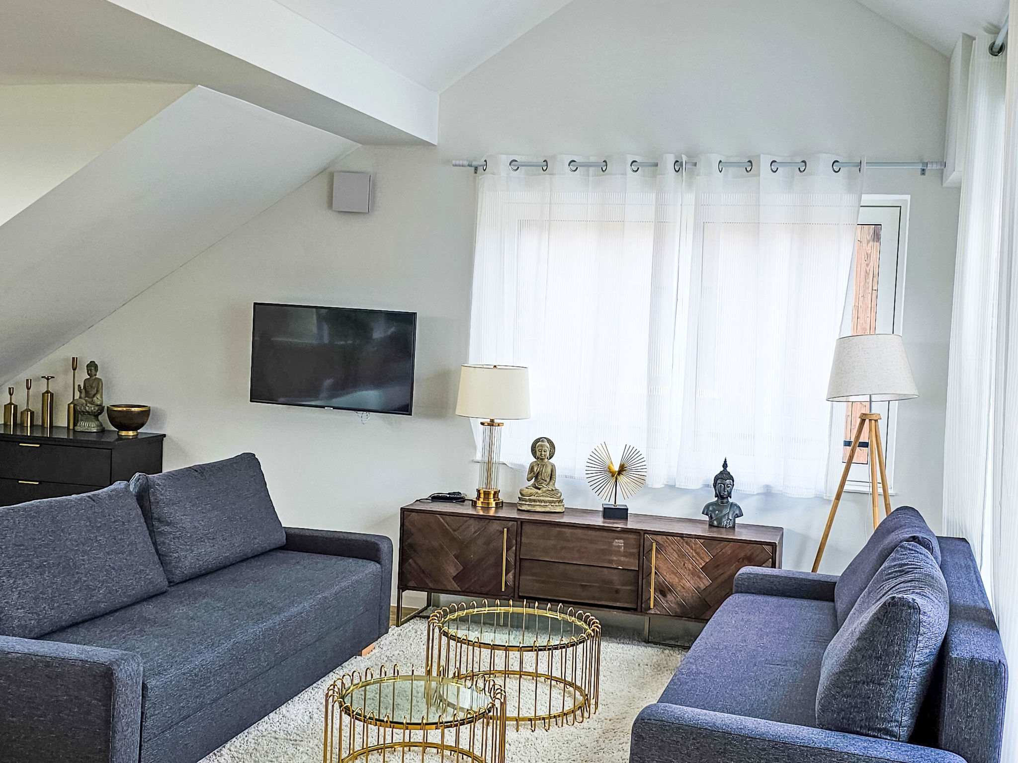 Luxus 80m² Dachgeschoss City Wohnung - Drinnen