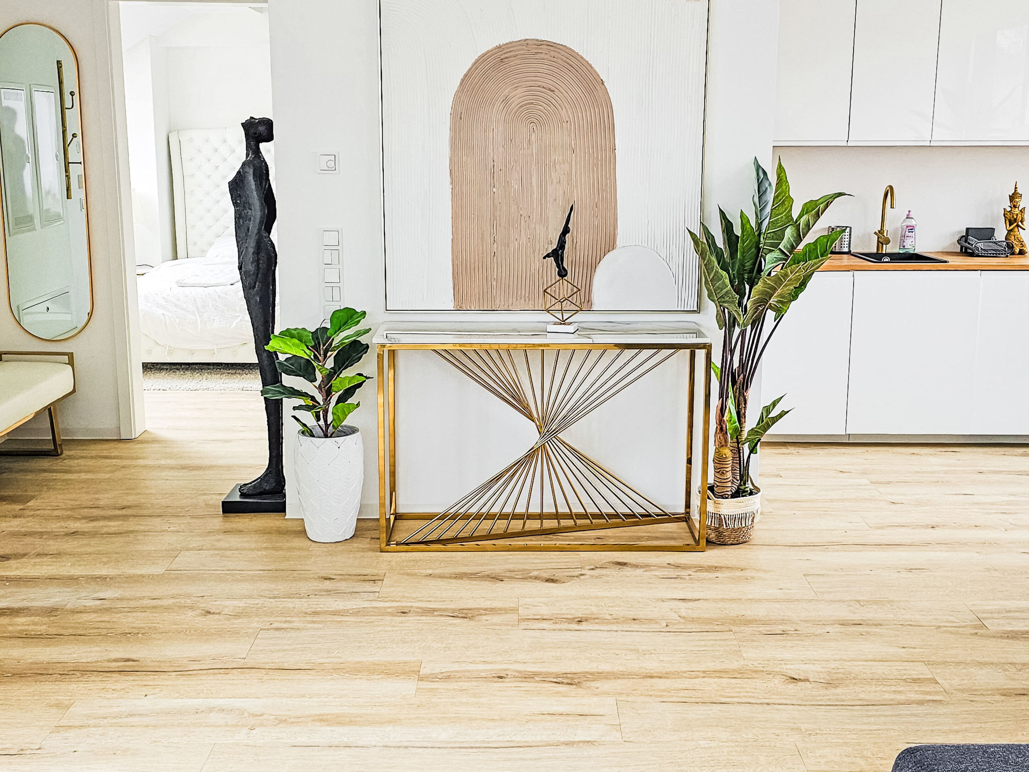 Luxus 80m² Dachgeschoss City Wohnung - Drinnen