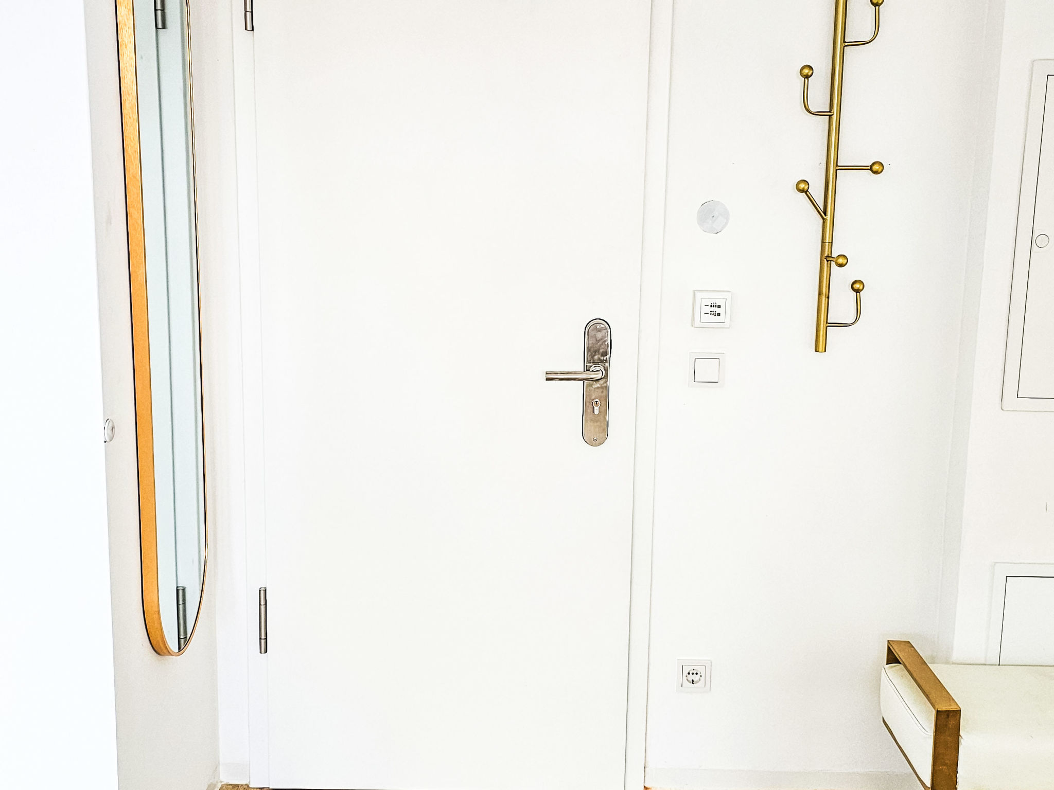 Luxus 80m² Dachgeschoss City Wohnung - Drinnen
