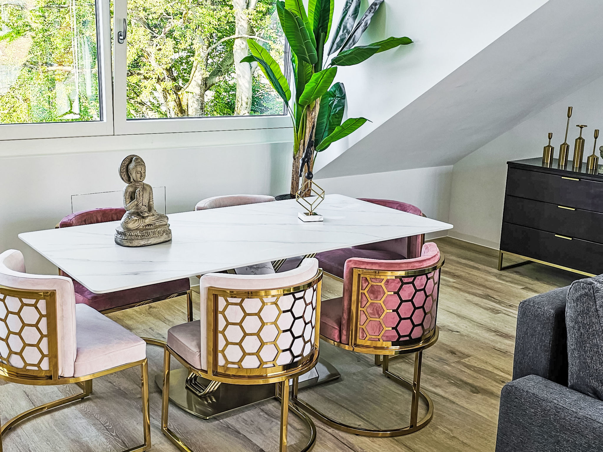 Luxus 80m² Dachgeschoss City Wohnung - Drinnen