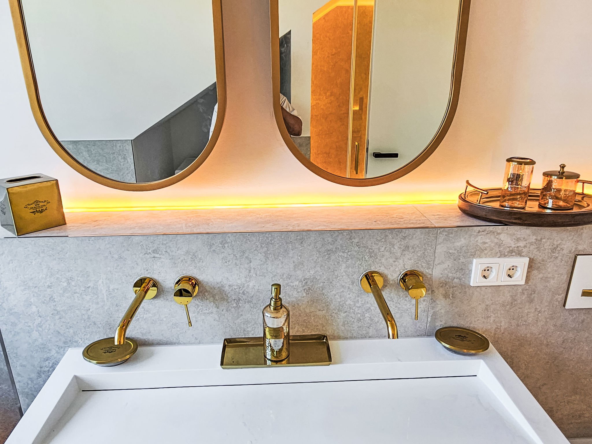 Luxus 80m² Dachgeschoss City Wohnung - Drinnen