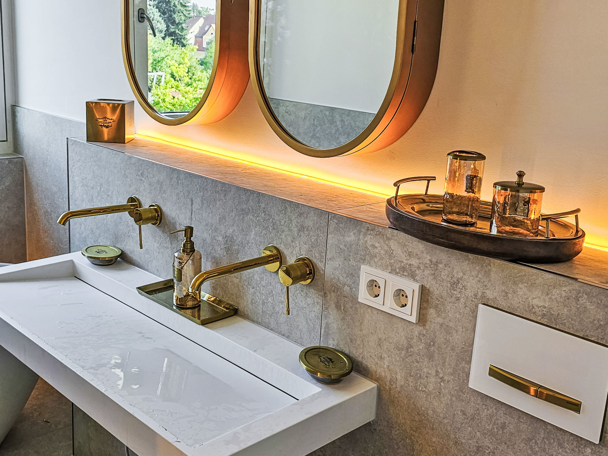 Luxus 80m² Dachgeschoss City Wohnung - Drinnen