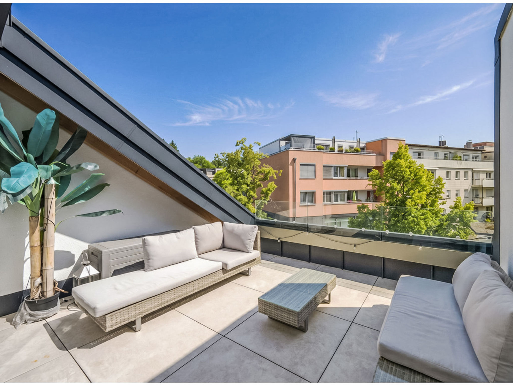 Luxus 80m² Dachgeschoss City Wohnung - Binnen
