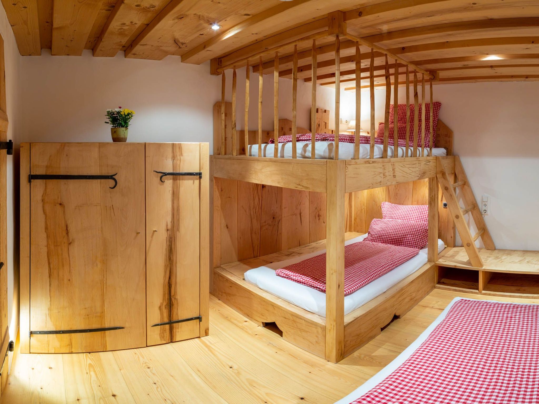 Mit Blick auf das Wasser-Dedans