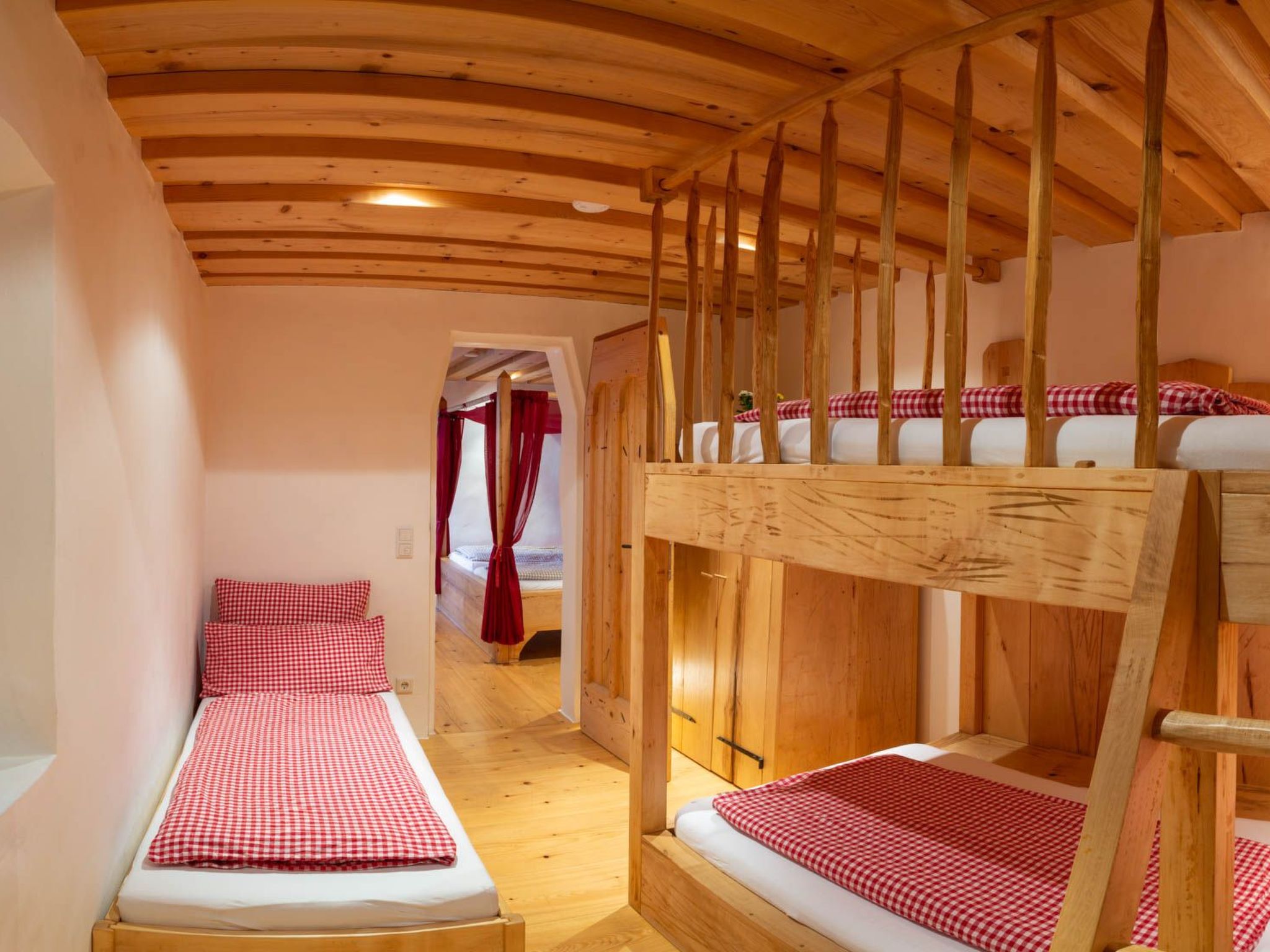 Mit Blick auf das Wasser-Dedans