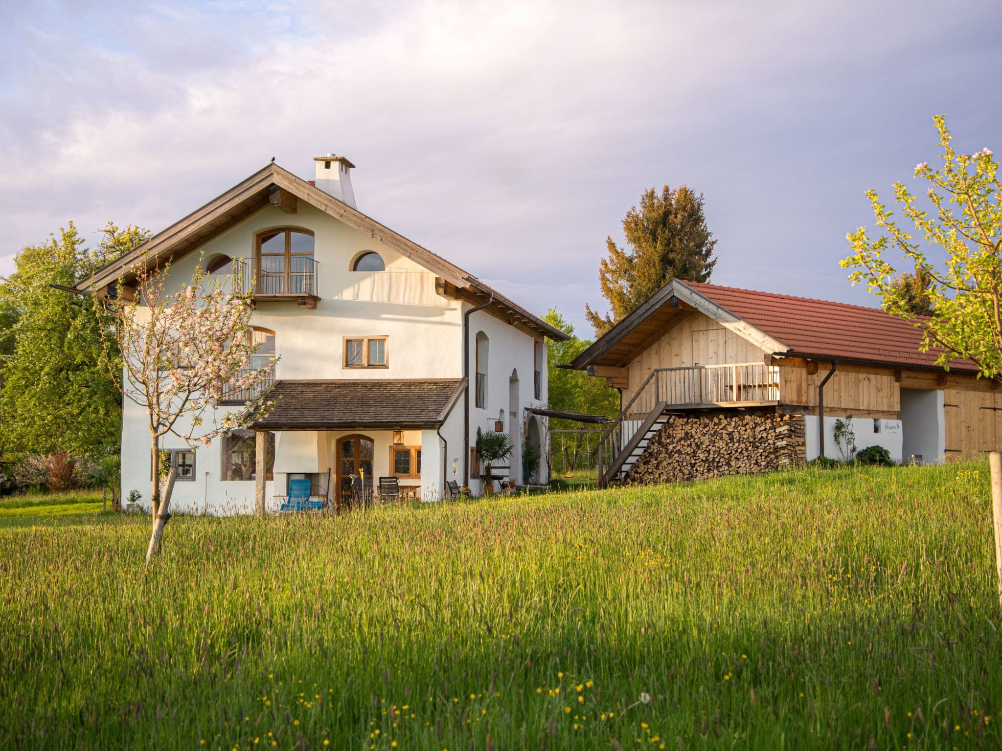 Mit Blick auf das Wasser-Dehors