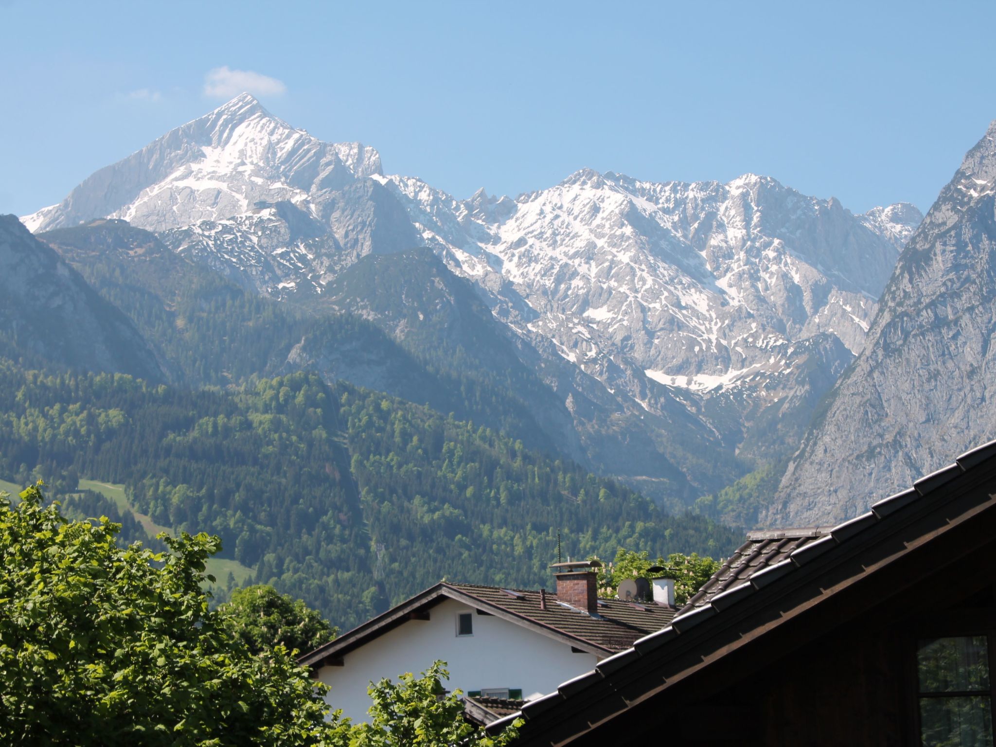 Tolles Ferienhaus in Garmisch-Partenkirchen mit Sonniger Terrasse-Image-tags.info