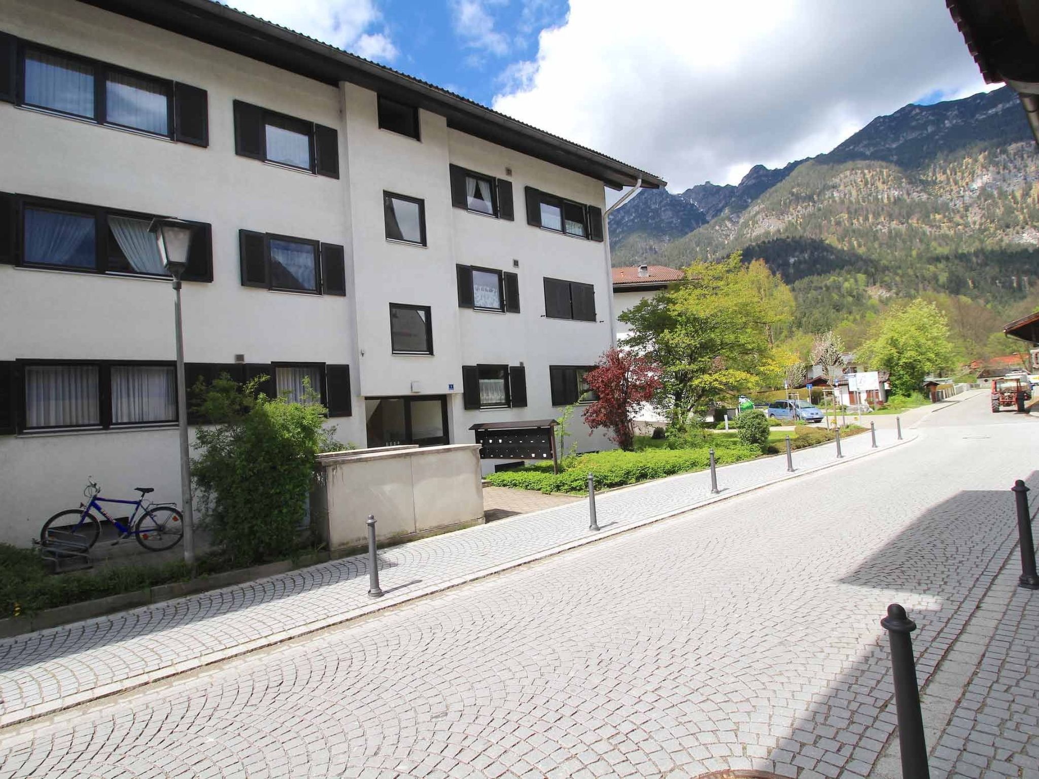 Photo of Wohnung in Garmisch Partenkirchen mit Garten