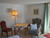 Zonnig appartement aan de rand van Unterammergau met Alpenpanorama - thumbnail 2