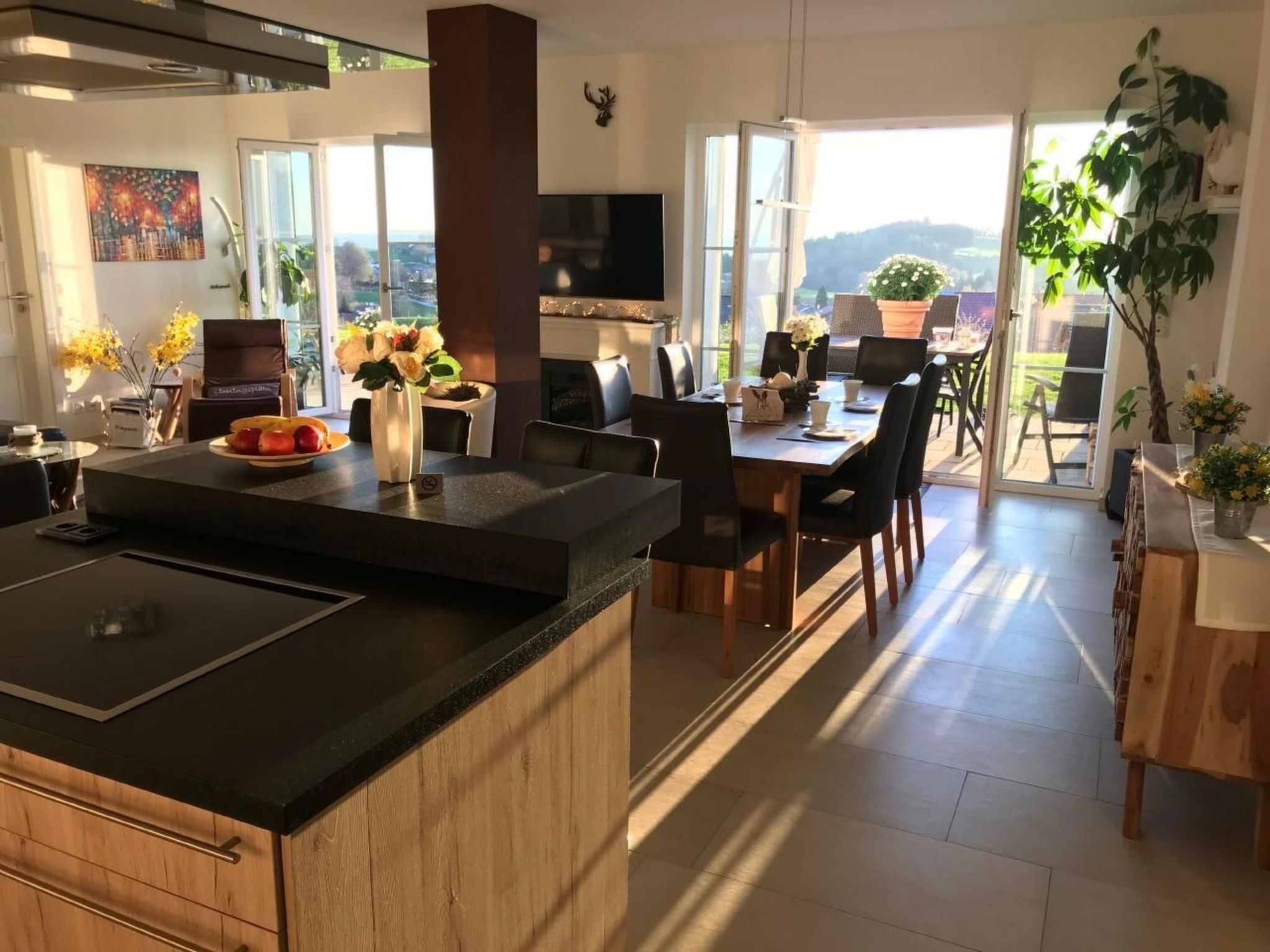 Mit Blick auf das Wasser-Inside