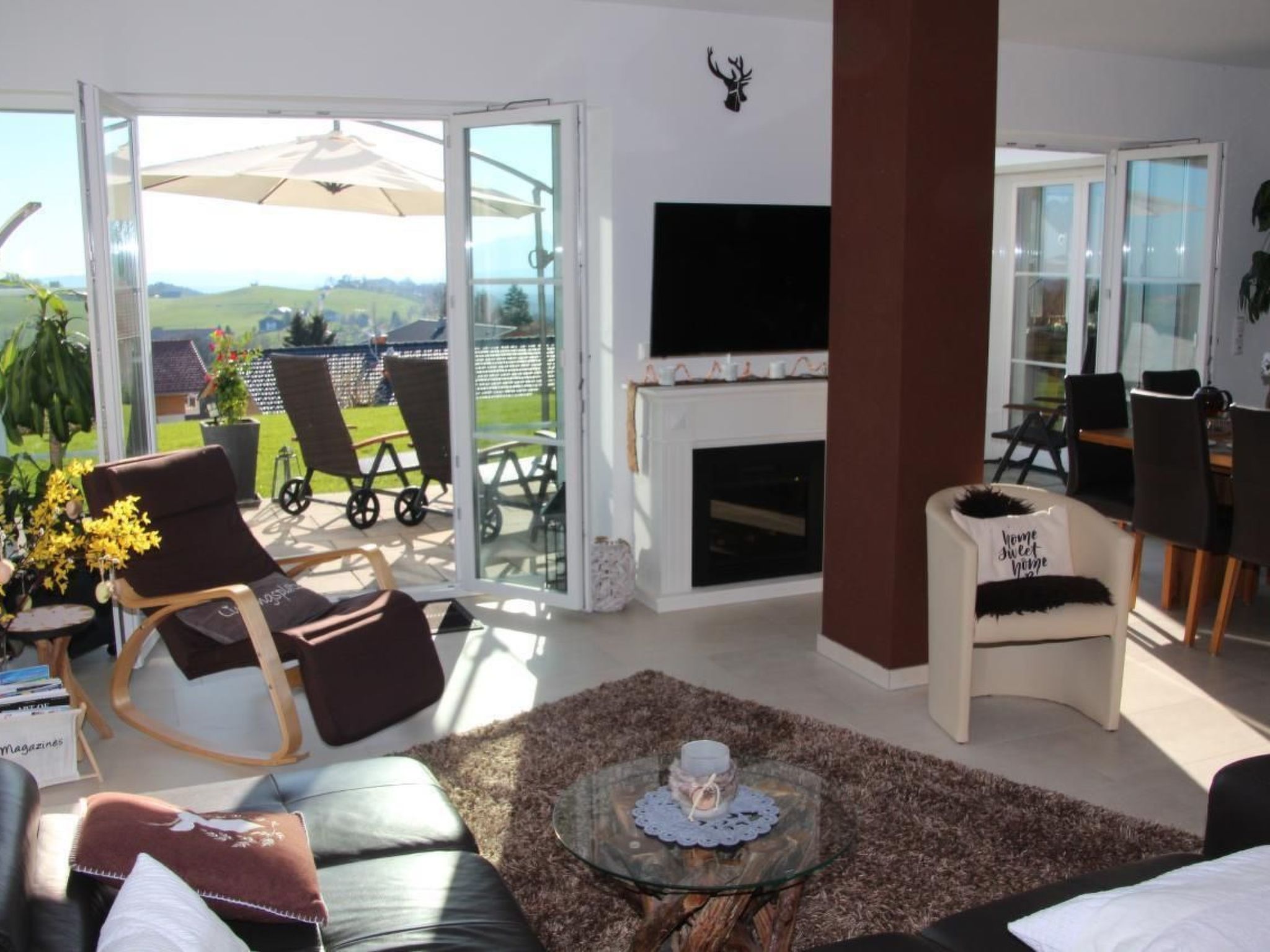 Mit Blick auf das Wasser-Inside