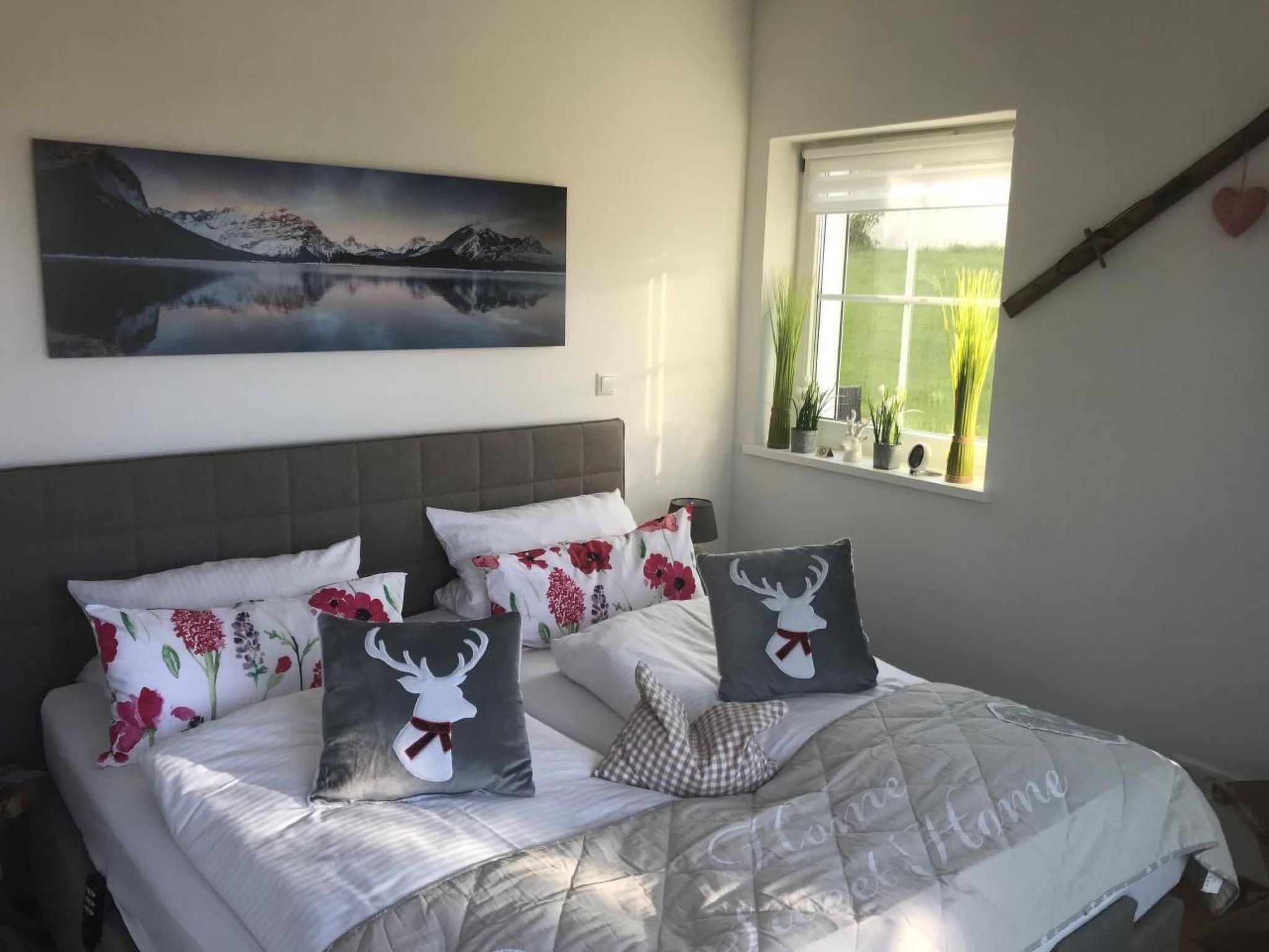 Mit Blick auf das Wasser-Inside