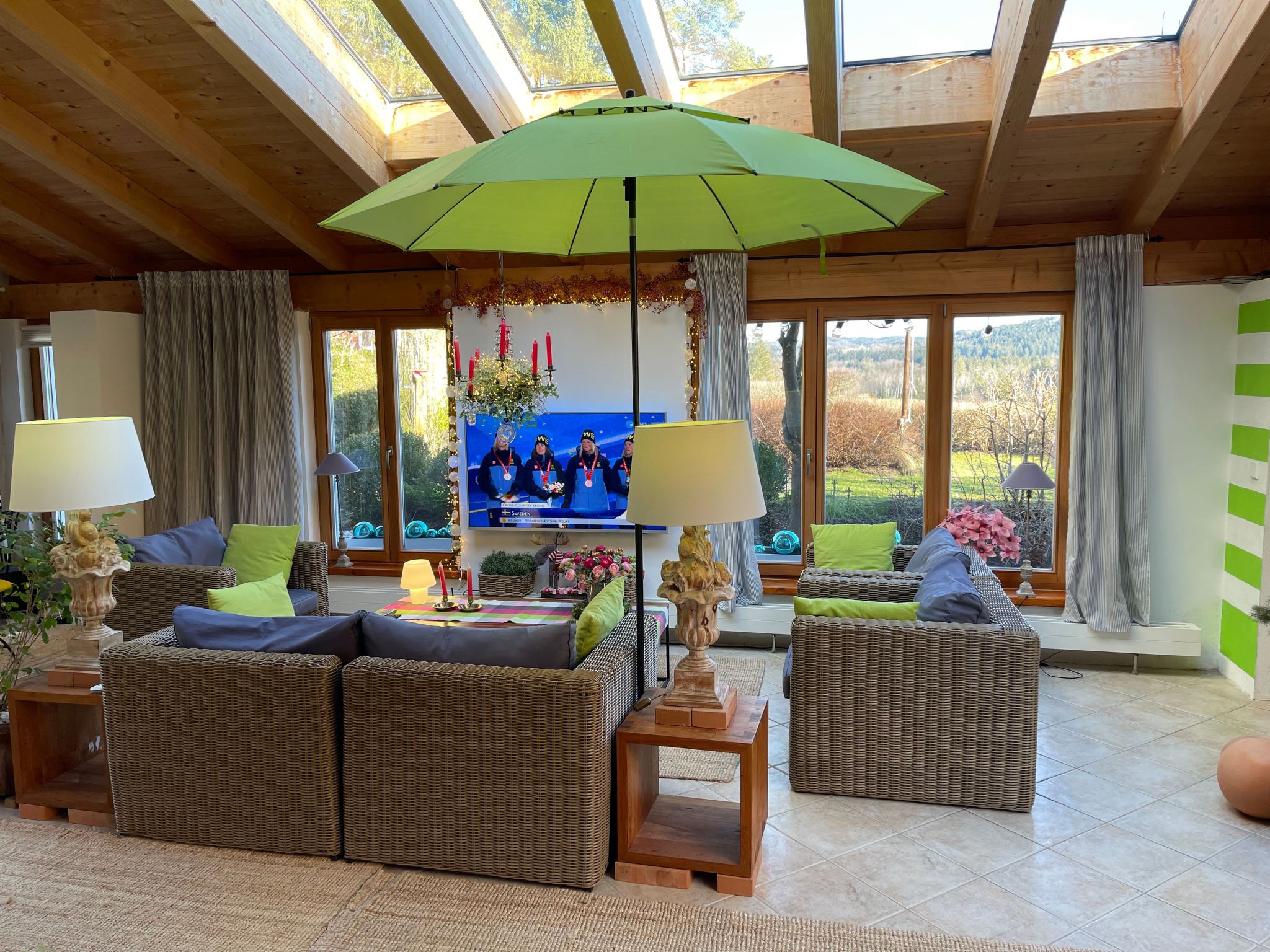 Mit Panoramablick-Drinnen