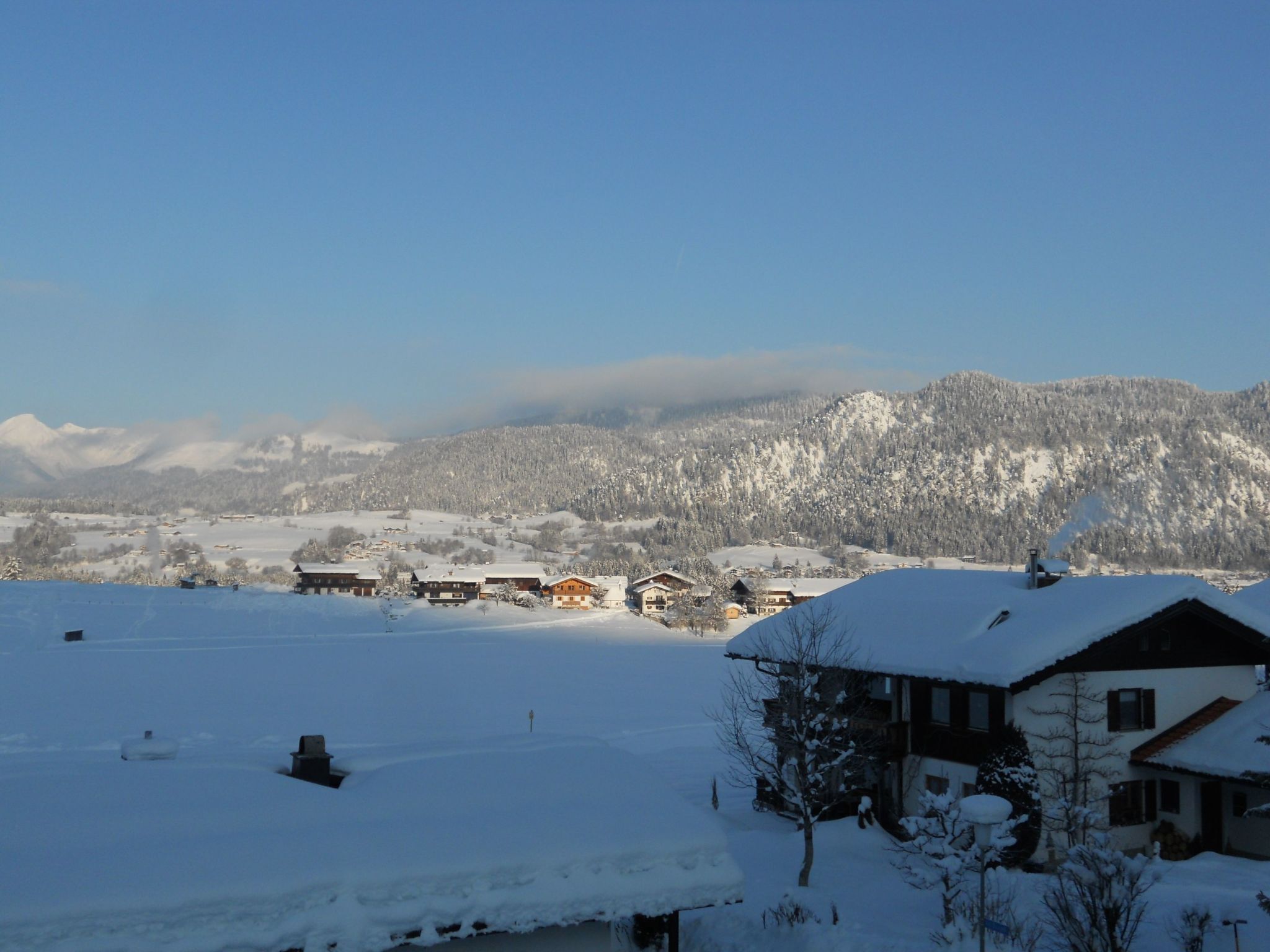 Komfortable Ferienwohnung mit herrlichem Bergblick-Dedans