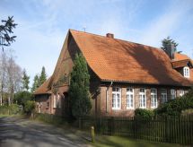 Uniek verblijf in een voormalige dorpsschool aan de rand van Bergen - thumbnail 1