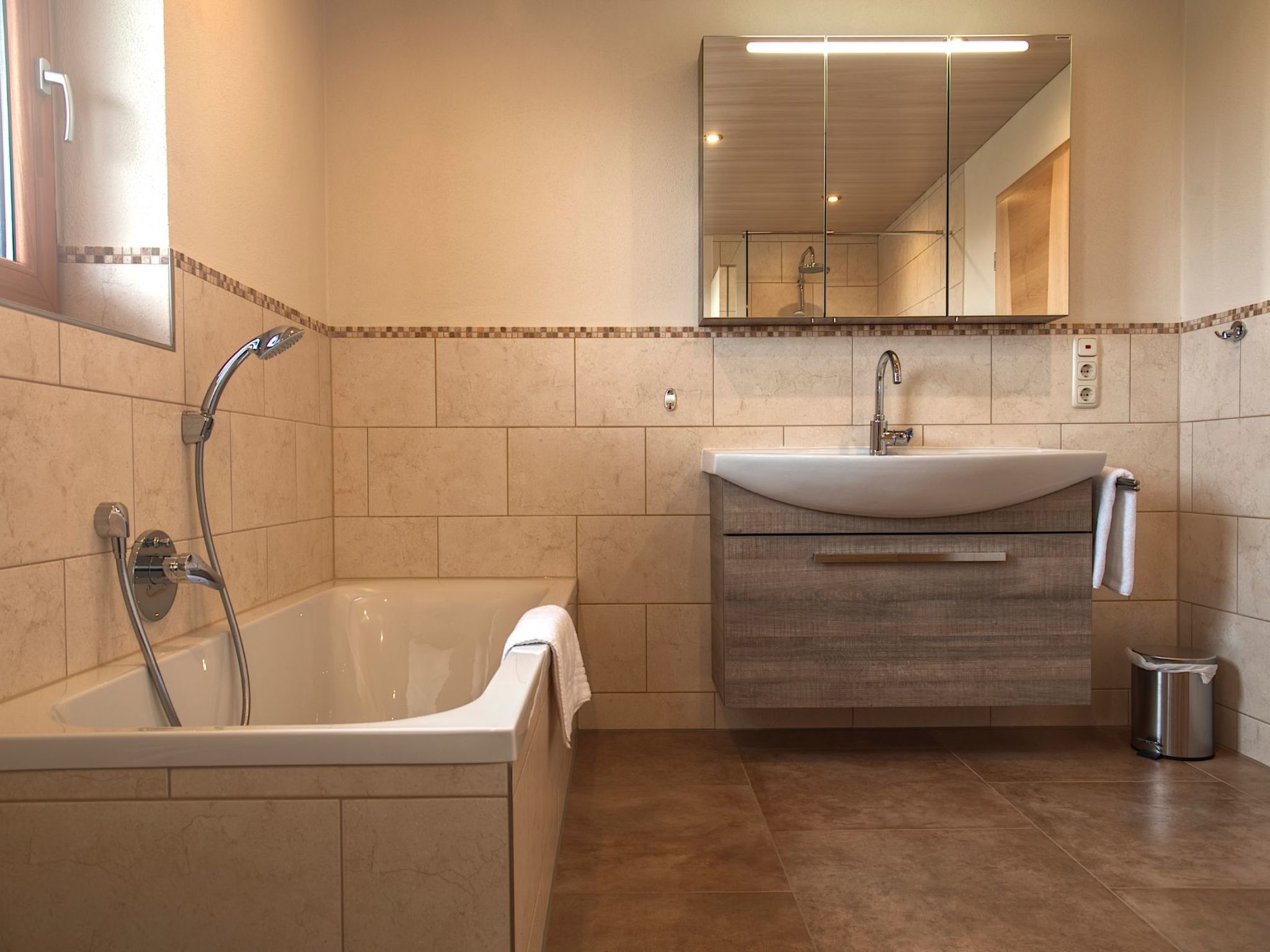 Am Riedl-Image-tags.info