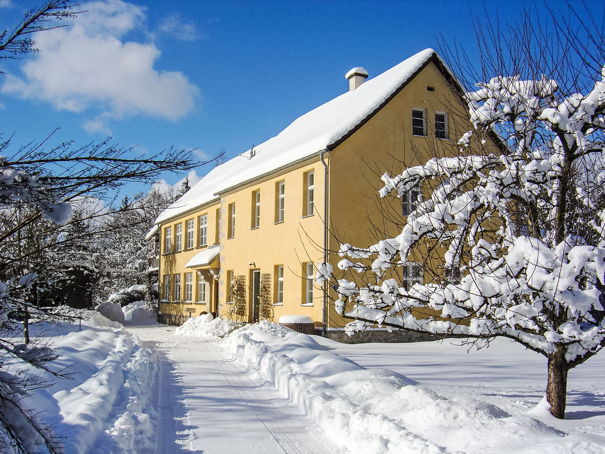 Fewo Altes Schulhaus - Outside