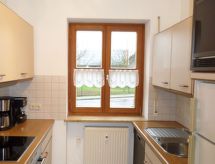 Ruim appartement in Bayerbach met tuin, BBQ en uitzicht op golfbaan - thumbnail 5