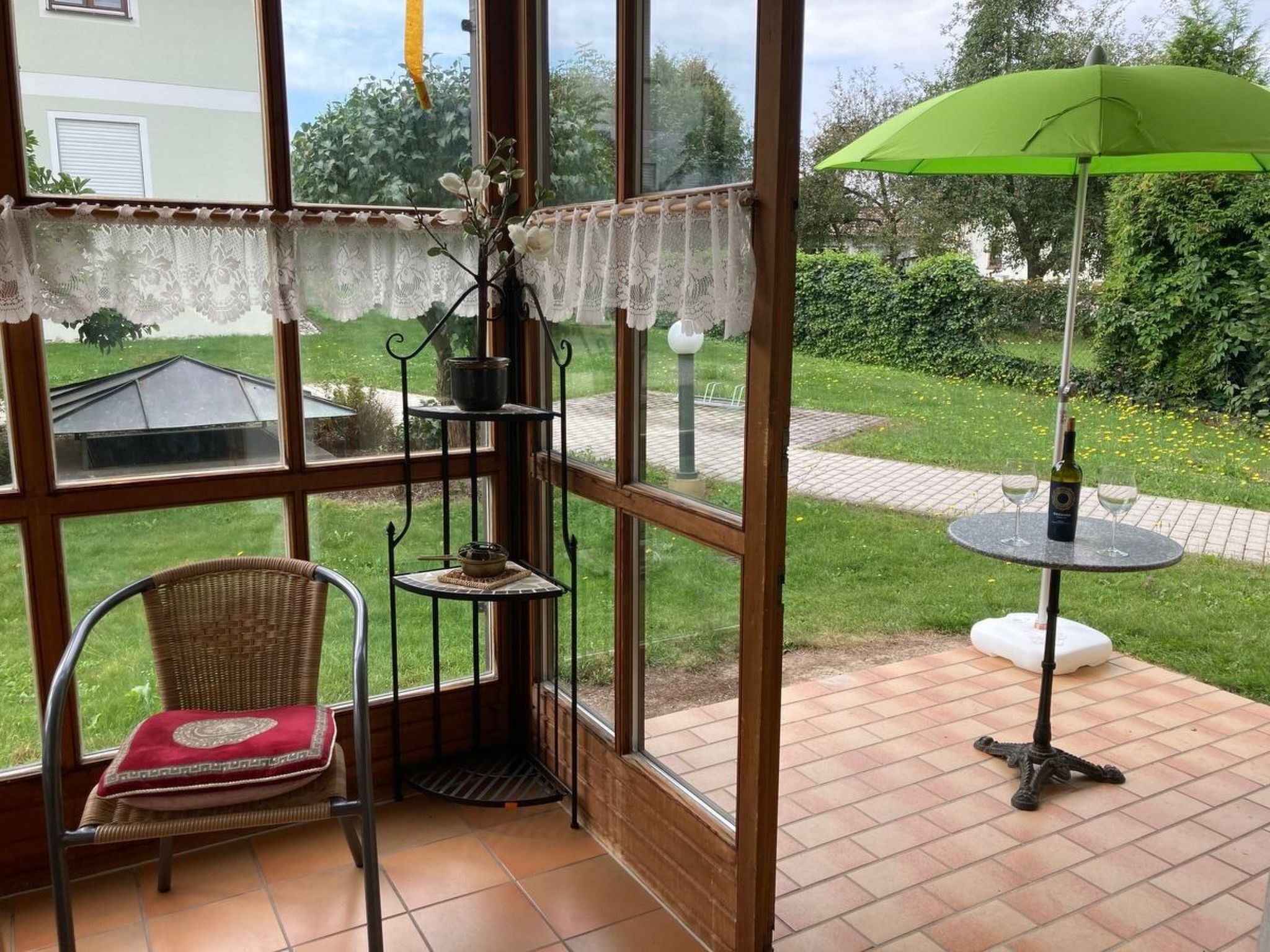 Herrliche Ferienwohnung mit Grill und Garten-Drinnen