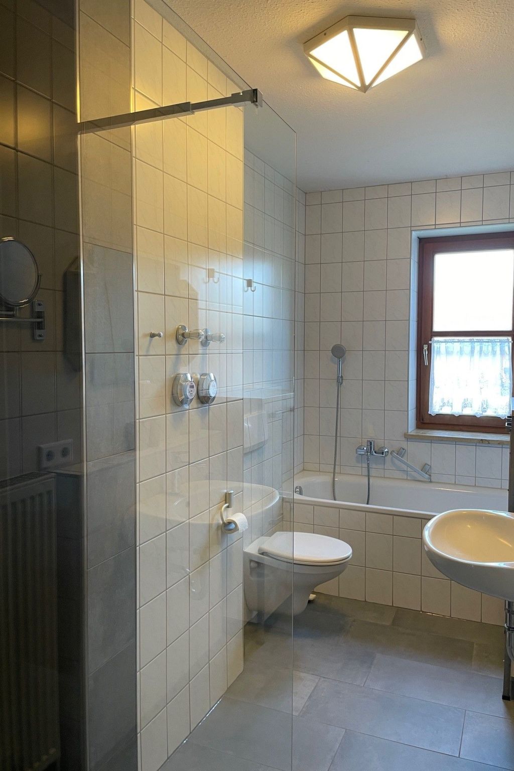 Herrliche Ferienwohnung mit Grill und Garten-Drinnen