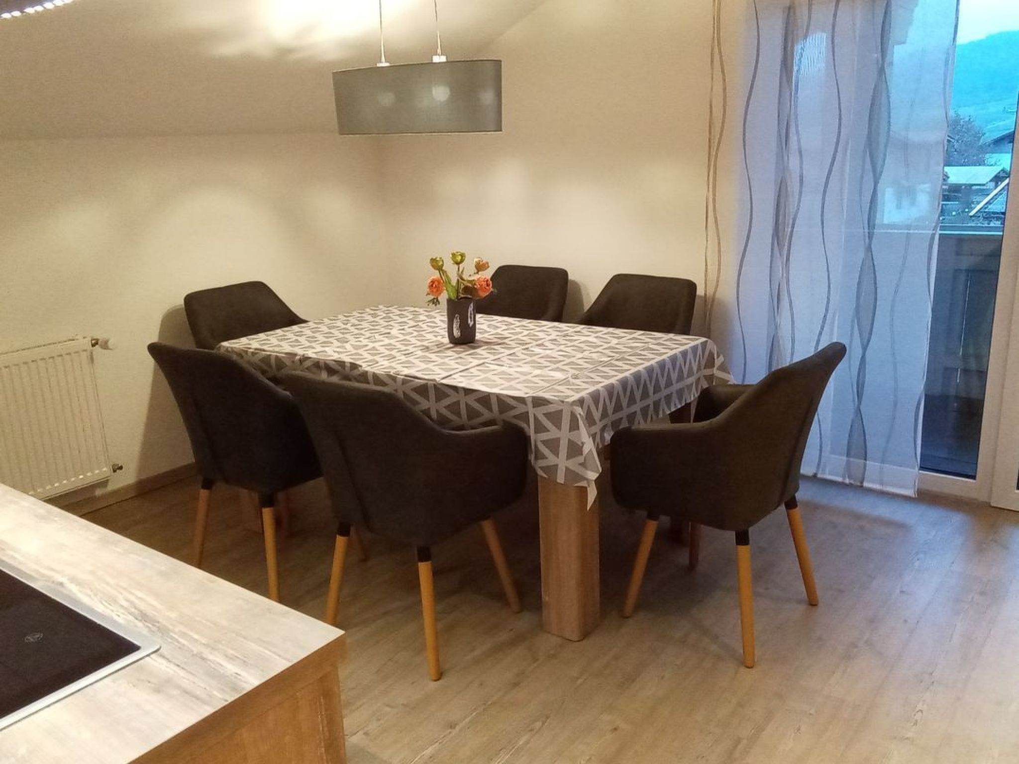 Exclusive Ferienwohnung mit Balkon-Drinnen