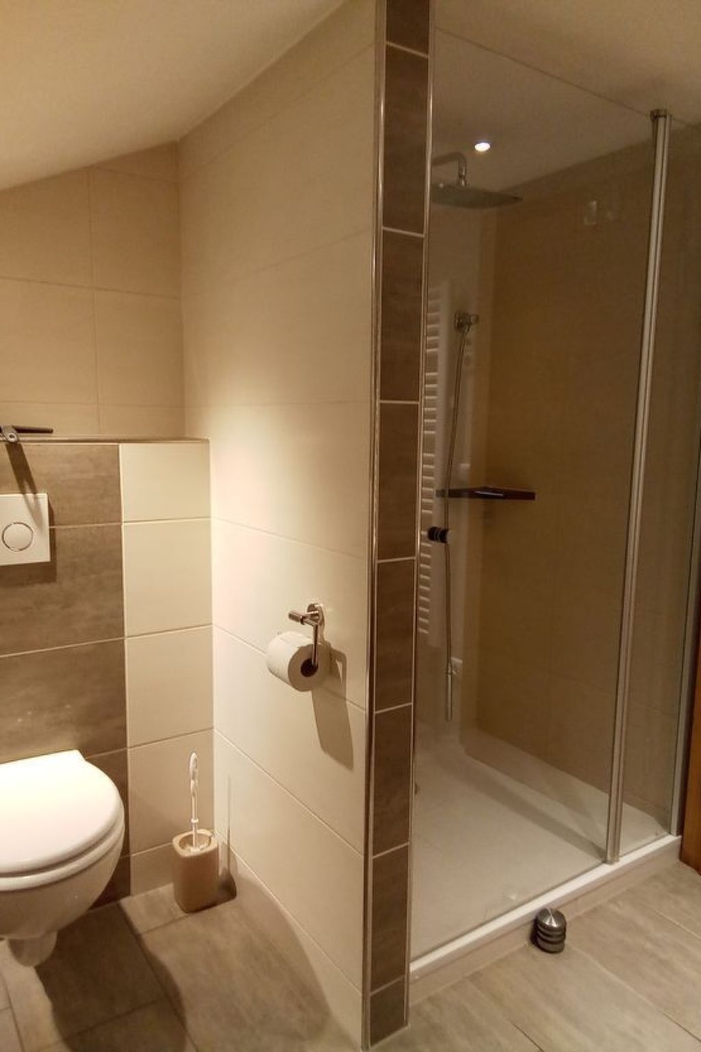 Exclusive Ferienwohnung mit Balkon-Drinnen