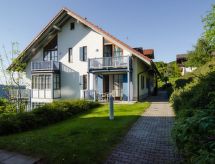 mit Balkon und Bergblick