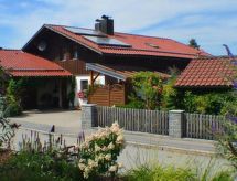 Gemütliche Ferienwohnung in Weiherhäuser mit Garten und Terrasse