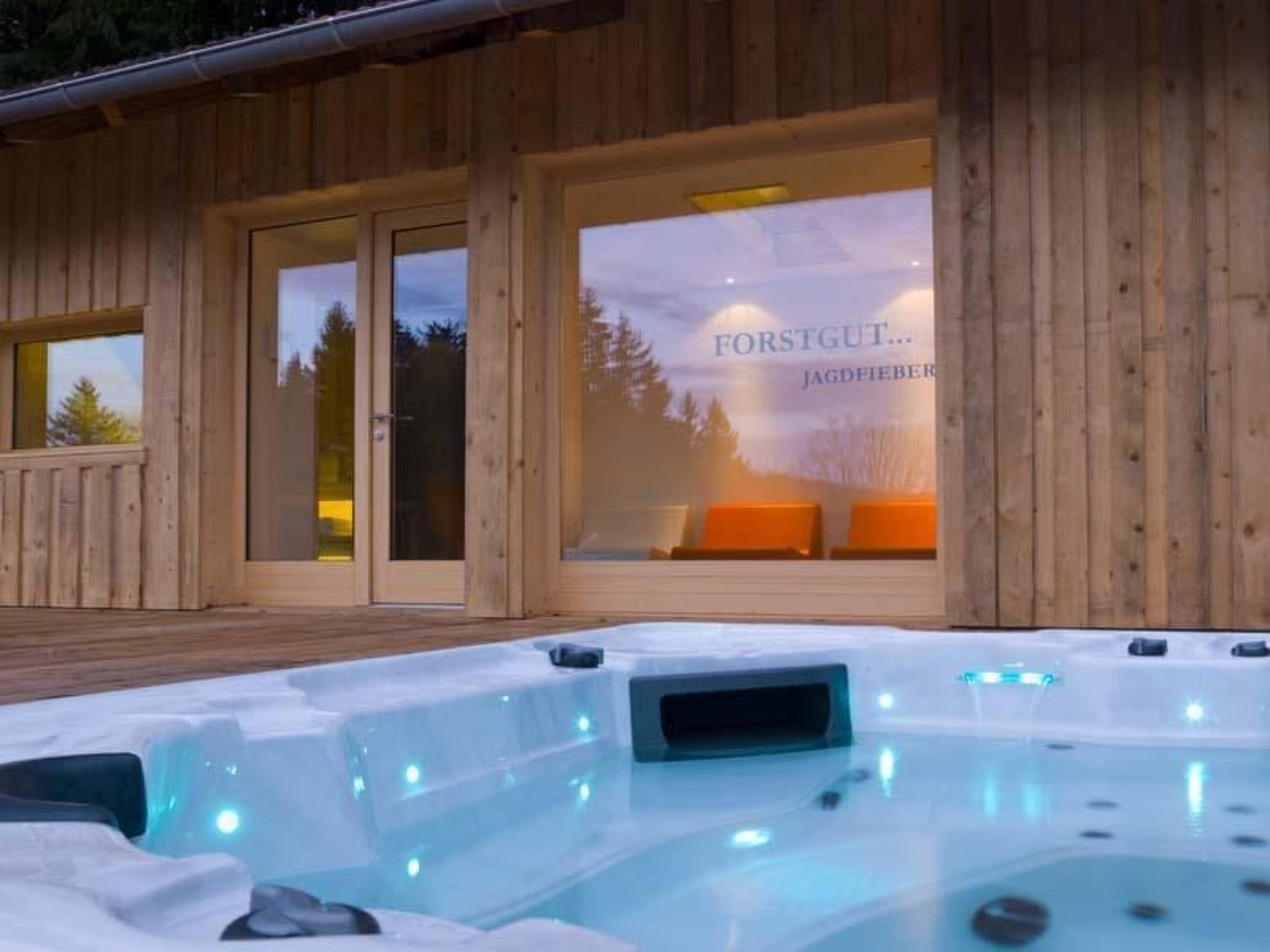 Luxuschalet - altes Bauernhaus mit private Spa-Drinnen