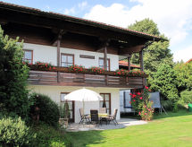 Rustiek appartement in Bischofsmais met tuin, ideaal voor 4 personen - thumbnail 1