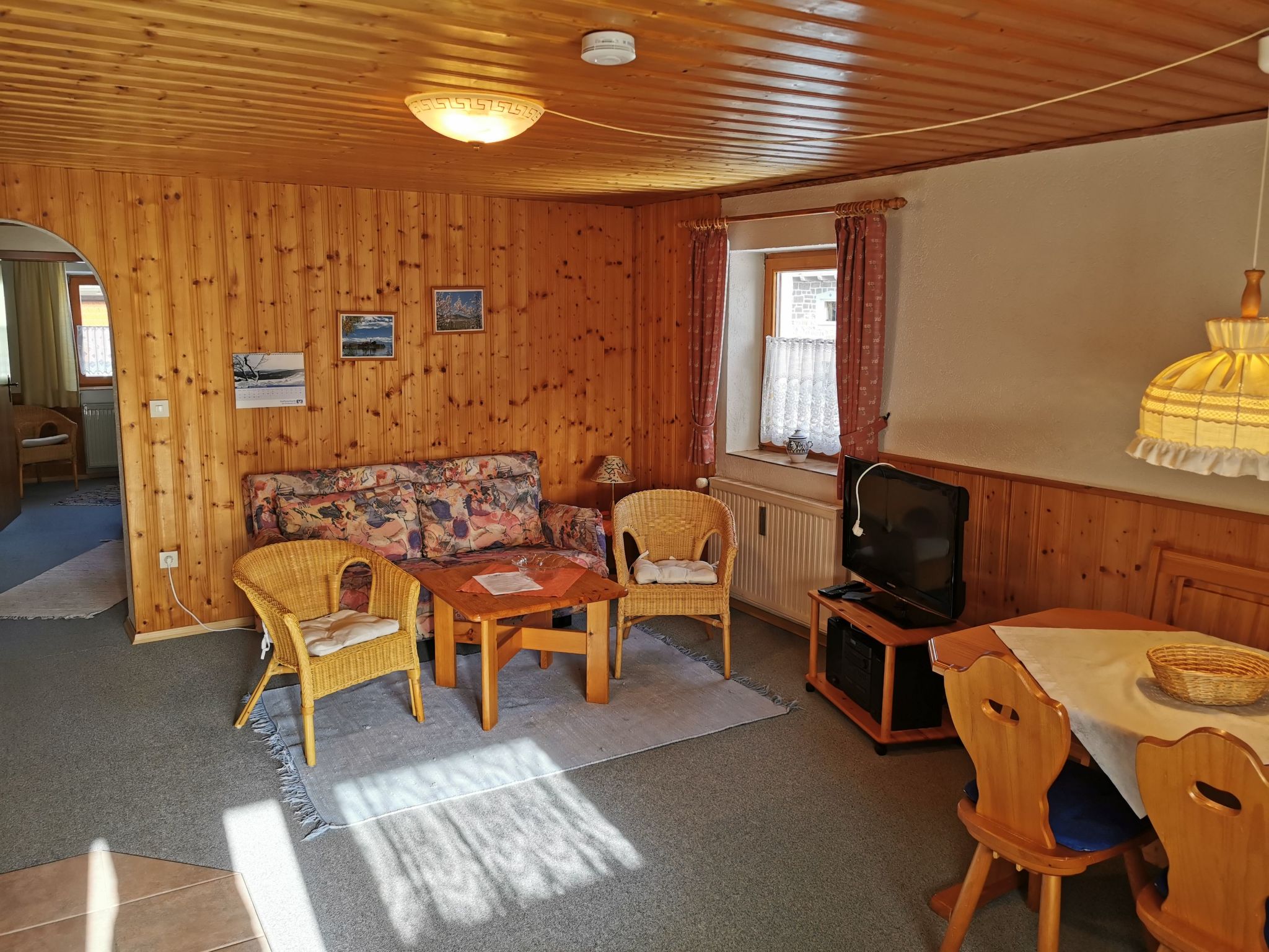 Mit komplett eingerichteter Küchenzeile im Wohnraum-Image-tags.info